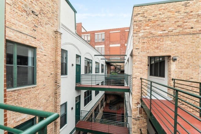 Foto del edificio - 1737 N Paulina St