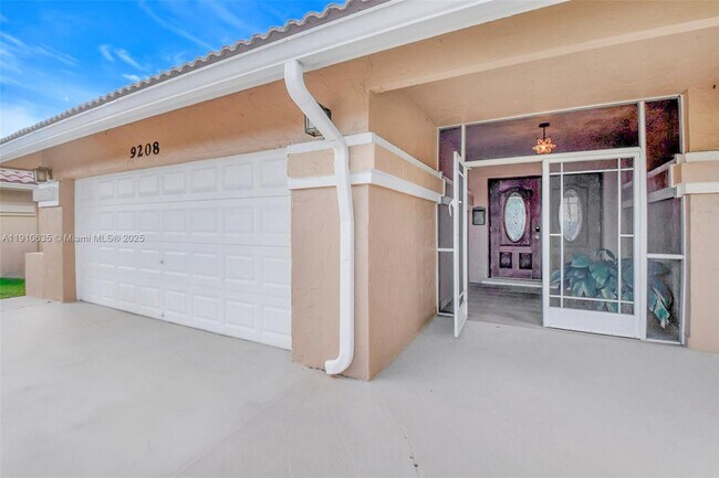 Foto del edificio - 9208 Sun Pointe Dr