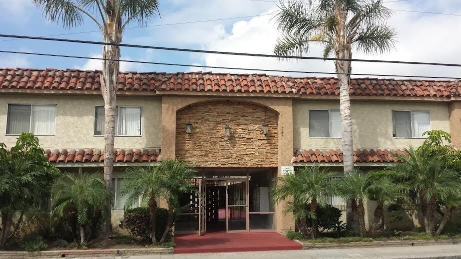 Foto principal - 14101 Doty Ave