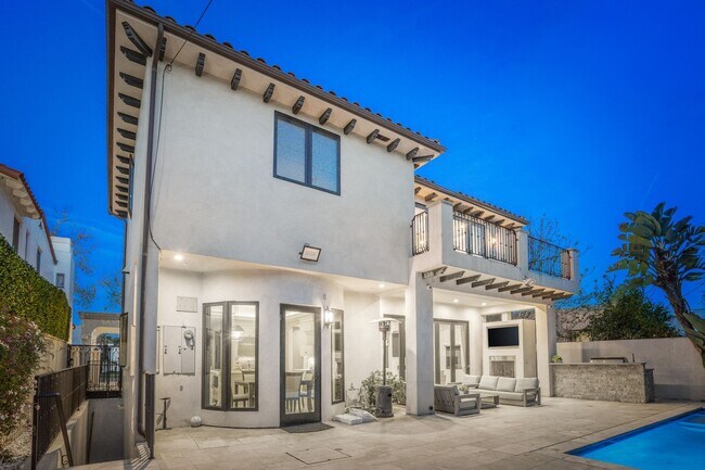 Foto del edificio - Beverly Hills Luxury Villa with Resort-Style Pool & Spa