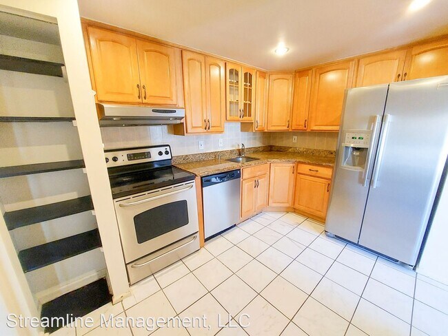 Building Photo - 4 br, 3.5 bath House - 3902 Tynewick Drive...