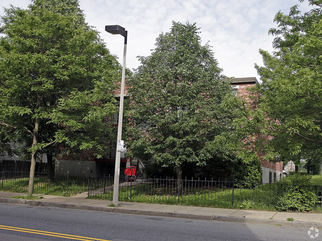 Foto del edificio - 751 Washington St