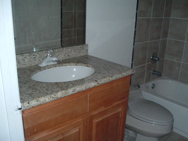 Foto del edificio - 1068 Goldenrod Rd