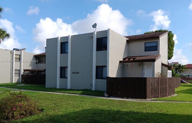 Foto del edificio - 10020 NW 9th St Cir
