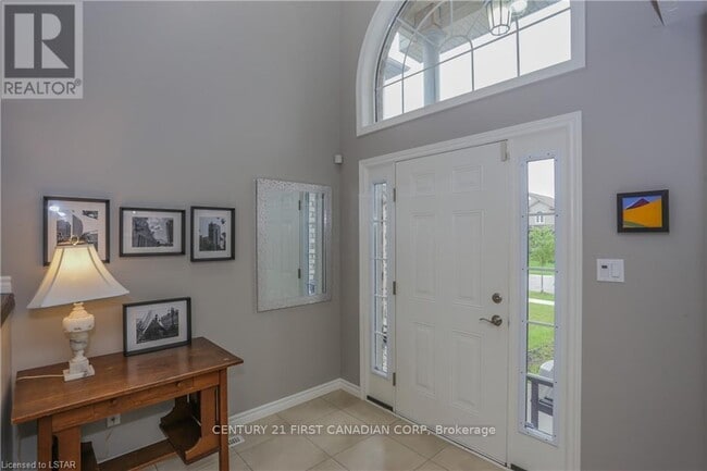 Photo du bâtiment - 1162 Smither Rd