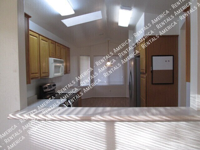 Building Photo - 10845 E Dragoon Ave