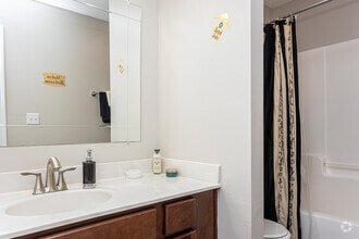 1BR, 1BA - 747SF - Emerald Pointe Apartment Homes