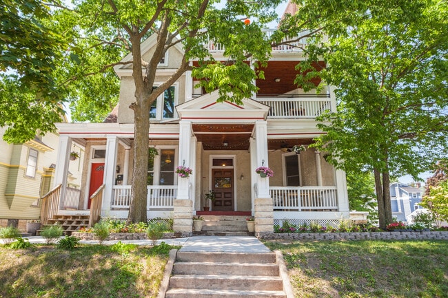 Building Photo - 2600 Colfax Ave S