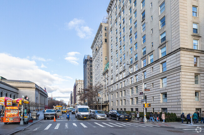 Foto del edificio - 1016 Fifth Ave