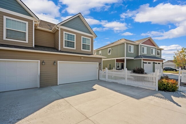 Building Photo - 11 Muskrat Dr