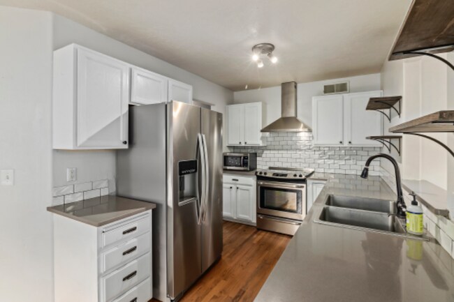 Foto del edificio - 624 Greentree Way