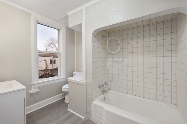 Building Photo - 1210 Maple Avenue