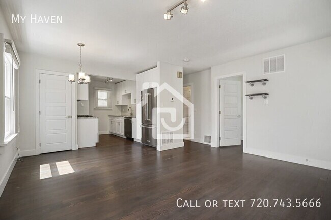 Building Photo - 1811 S Humboldt St