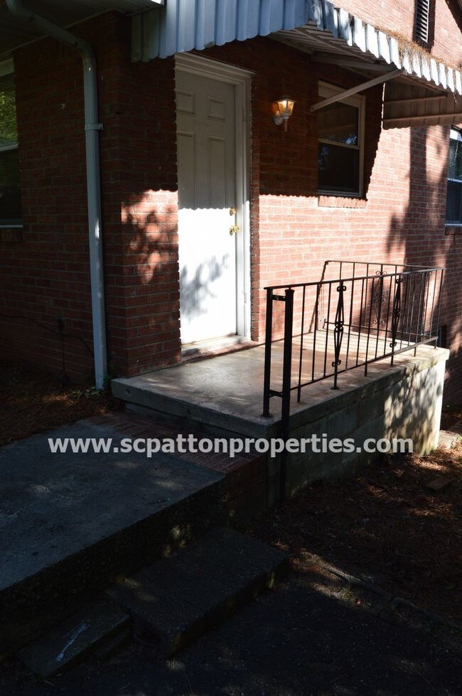 Building Photo - Melrose Heights Two Bedroom