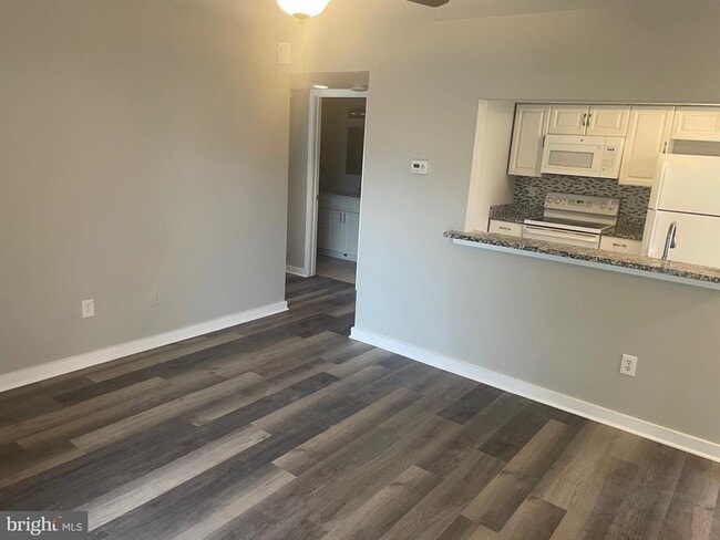 Building Photo - 1311 Roberts Way