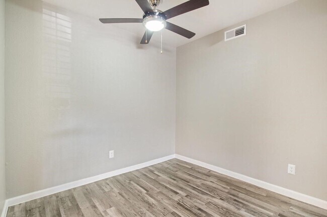 Foto del edificio - 1212 Hampshire Ln