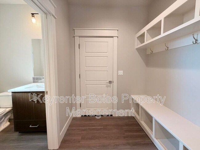 Foto del edificio - 4400 E Wedge St