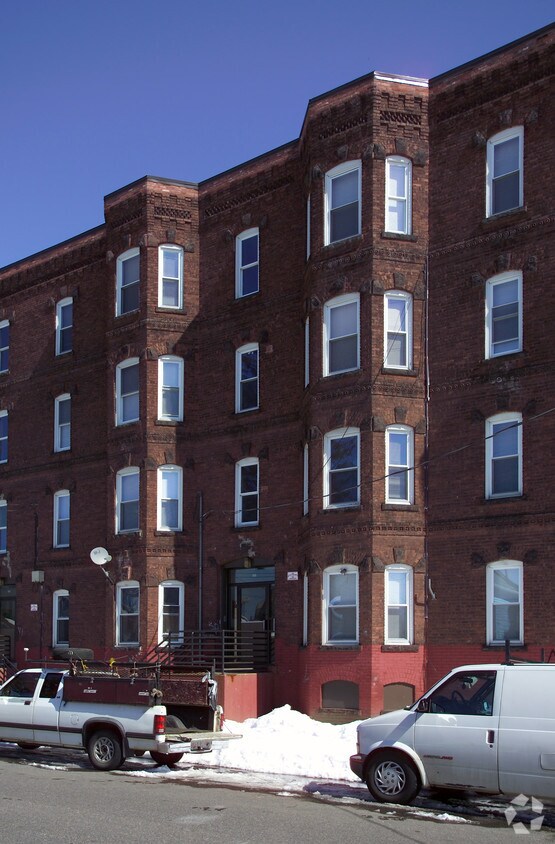 Foto del edificio - 86 N East St