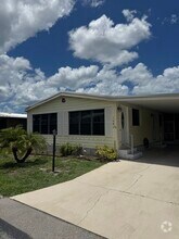 Building Photo - 1045 Great Lakes Dr