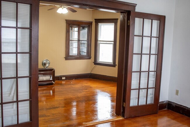 Building Photo - 91 Perry Ave