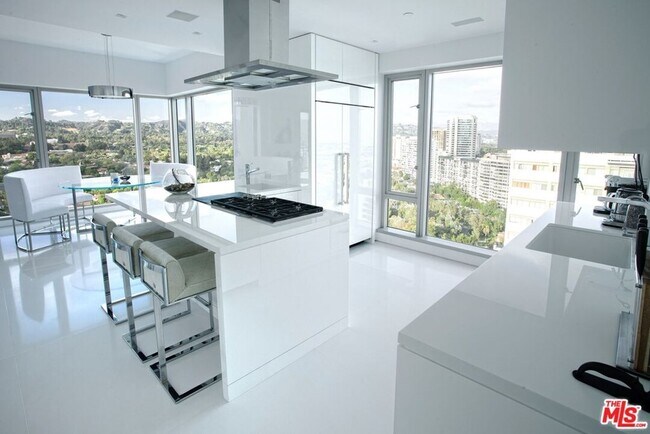 Foto del edificio - 10727 Wilshire Blvd