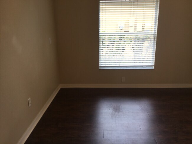 Foto del edificio - 15407 Telford Spring Dr