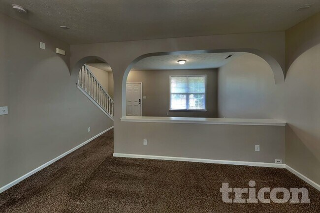 Building Photo - 5330 Himalayan Dr