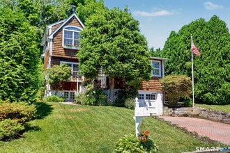 Building Photo - 8 Sherwood Dr