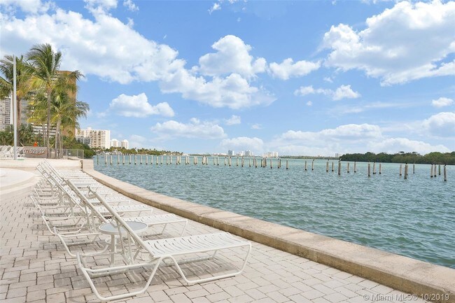 Foto del edificio - 777 NE 62nd St