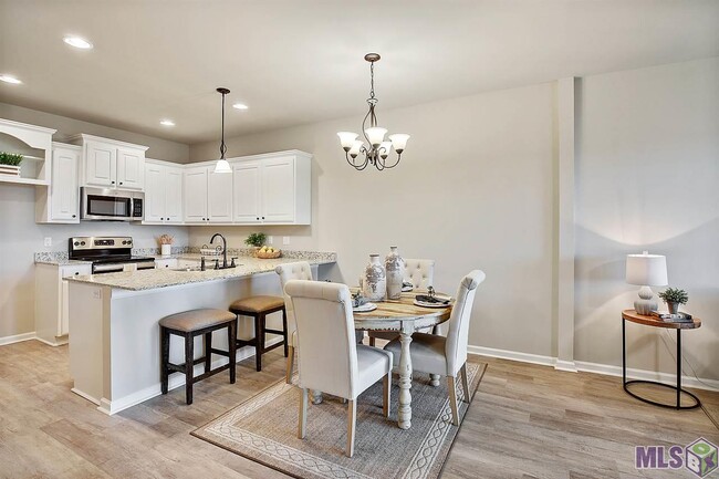 Building Photo - 2948 S Roth Ave