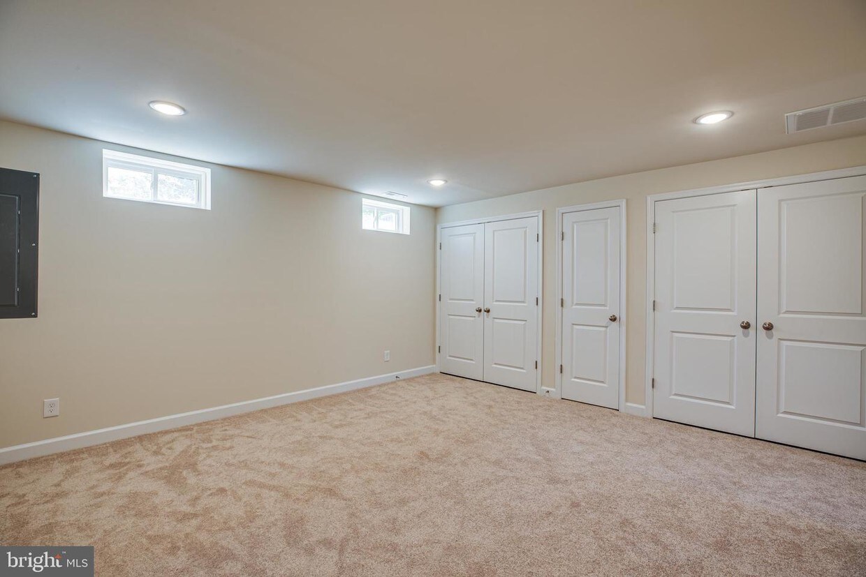 Foto principal - 12 Andrews Pl