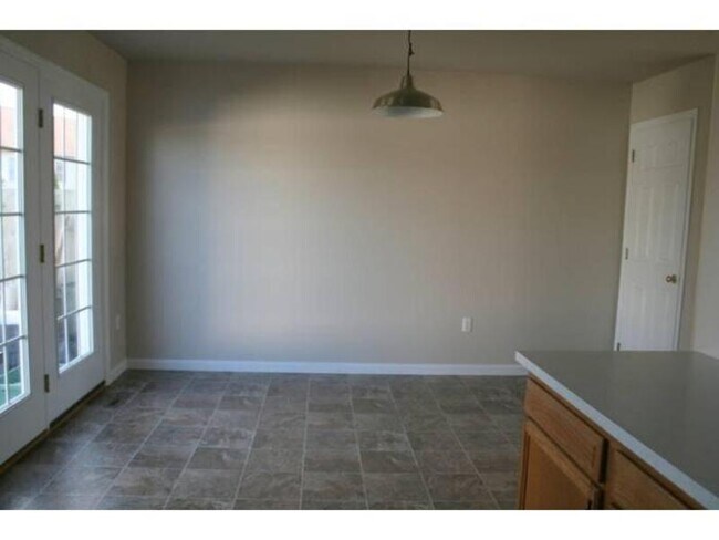 Building Photo - 2417 Franklin Dr