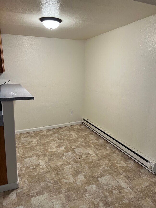 Building Photo - debd01