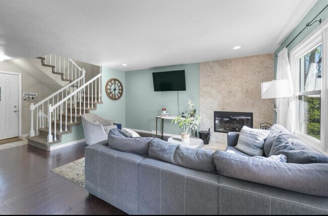 Foto del edificio - 5719 Highland Way