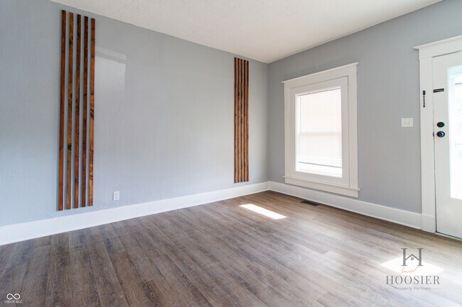 Foto del edificio - 614 N Temple Ave