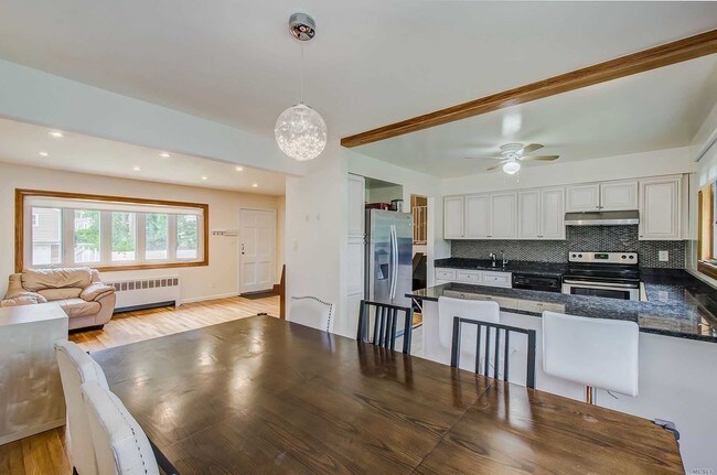 Foto del edificio - 22 Monroe Ave