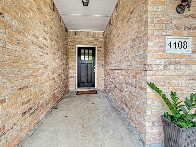 Foto del edificio - 4408 Dashland Dr