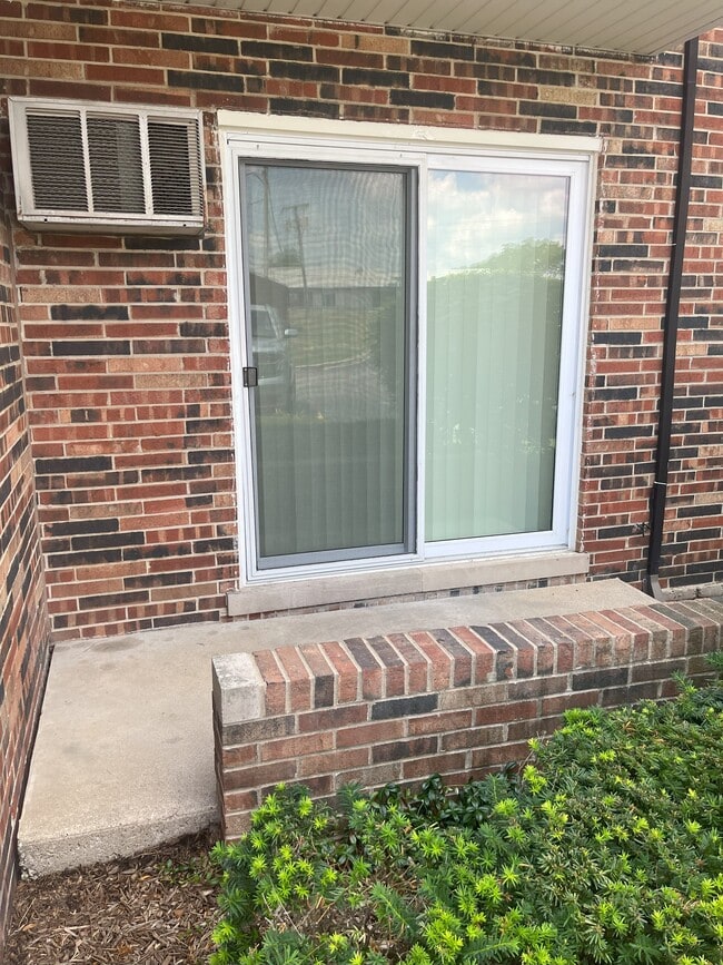 Patio - 2343 Ogden Ave Apartment