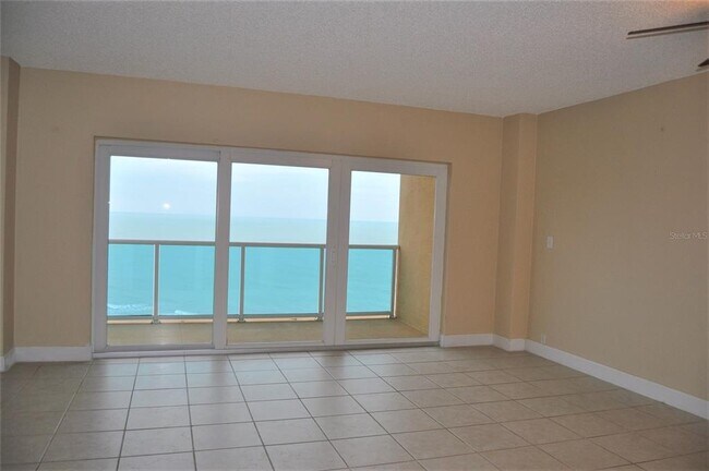 Foto del edificio - 880 Mandalay Ave