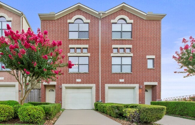 Gated Townhome Minutes from the Texas Medi... - Gated Townhome Minutes from the Texas Medi...