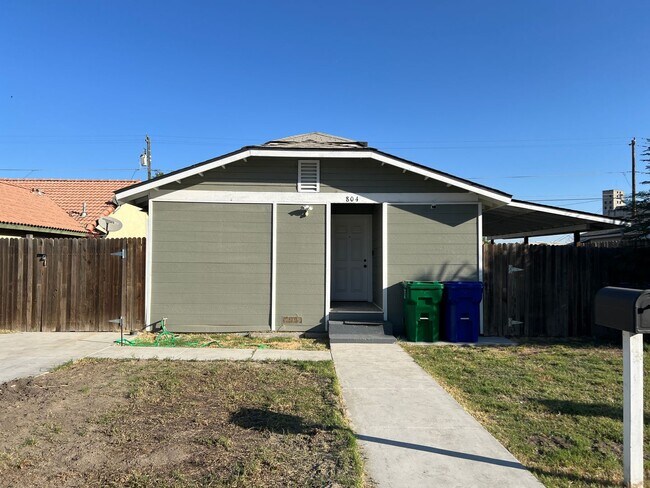 Building Photo - 804 Sherman Ave