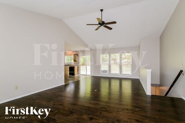 Foto del edificio - 217 Royallsprings Parkway