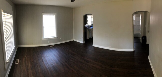 Foto del edificio - 2 Bedroom 1 Bathroom Home. PET FRIENDLY