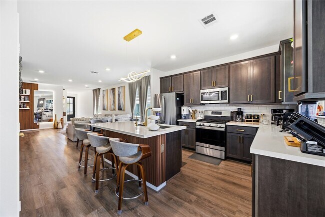 Foto del edificio - 7207 Cedar Hbr Ct