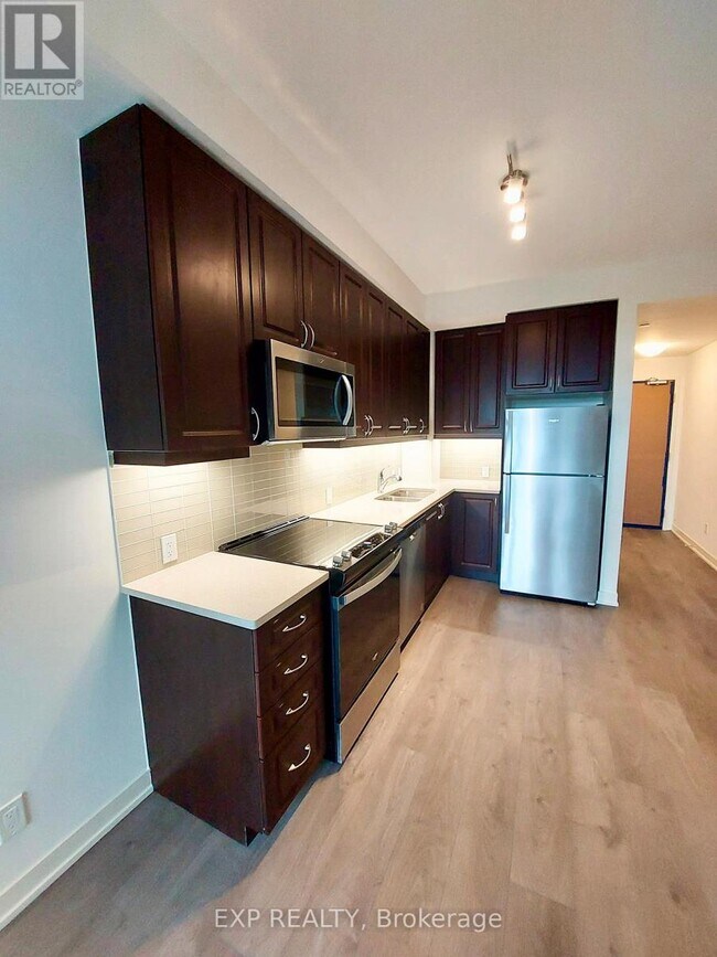 Photo du bâtiment - 4955 Yonge St