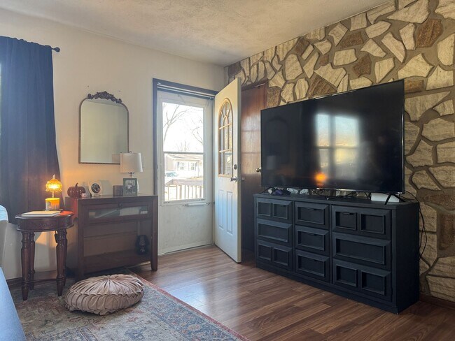 Building Photo - Spacious 4-Bed Ranch in Papillion–La Vista Schools