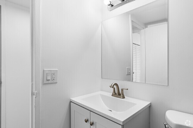 2 habitaciones, 1 baño - 676 pies cuadrados - Dominion Tower