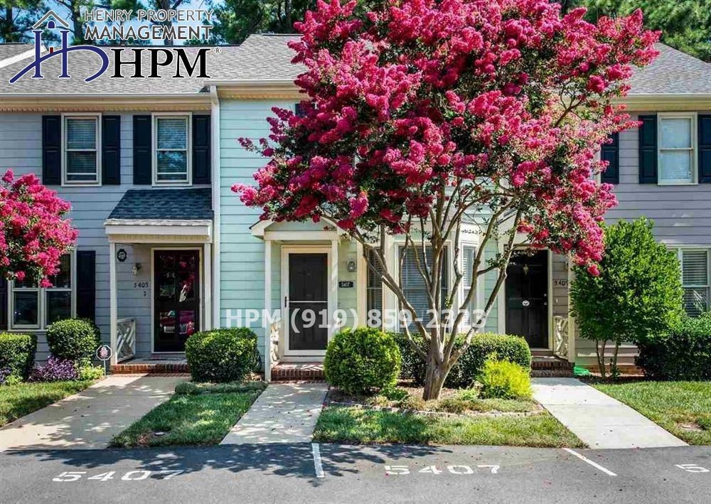 Primary Photo - 2 Bedroom Townhouse in Oak Park West