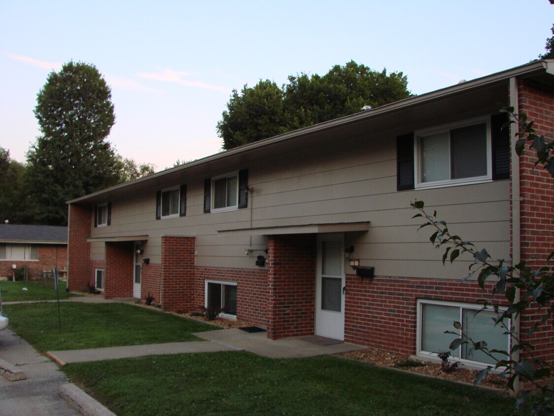 7 Gary Ct, Saint Charles, MO 63301 Townhome Rentals in Saint Charles