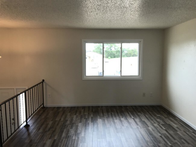 Building Photo - 1413 Collins Ave